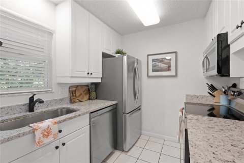 Copropriété à vendre à Sarasota, Floride: 2 chambres, 94.02 m2 № 1719624 - photo 15