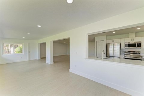 House in Palmetto, Florida 2 bedrooms, 149.67 sq.m. № 2101459 - photo 18