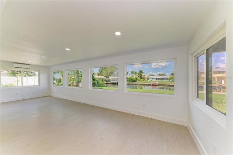 House in Palmetto, Florida 2 bedrooms, 149.67 sq.m. № 2101459 - photo 20