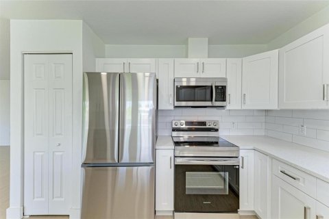 House in Palmetto, Florida 2 bedrooms, 149.67 sq.m. № 2101459 - photo 15