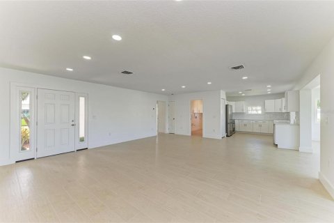 House in Palmetto, Florida 2 bedrooms, 149.67 sq.m. № 2101459 - photo 10