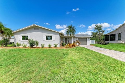 House in Palmetto, Florida 2 bedrooms, 149.67 sq.m. № 2101459 - photo 3