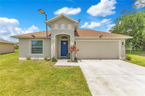 House in Kissimmee, Florida 4 bedrooms, 163.32 sq.m. № 2204407