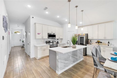 Casa en venta en Kissimmee, Florida, 4 dormitorios, 163.32 m2 № 2204407 - foto 4
