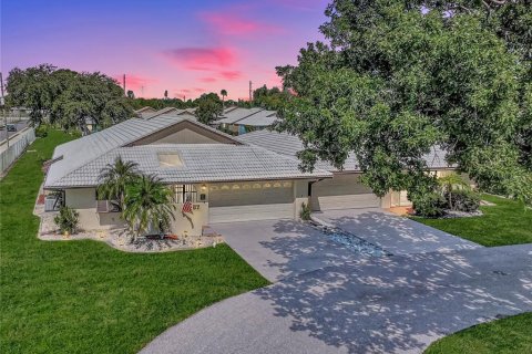 Casa en Venice, Florida 2 dormitorios, 142.88 m2 № 2364263