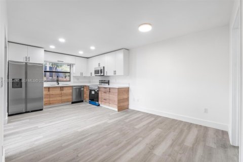 Condominio en venta en Miami, Florida, 2 dormitorios, 120.96 m2 № 2038058 - foto 16