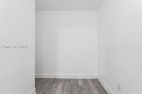 Condominio en venta en Miami, Florida, 2 dormitorios, 120.96 m2 № 2038058 - foto 26