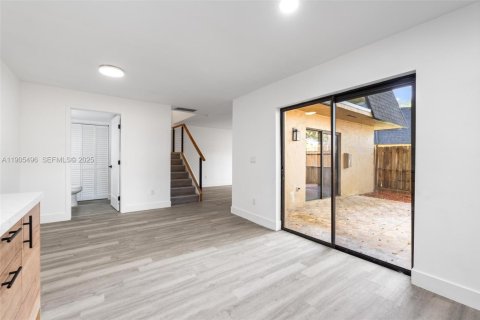 Condominio en venta en Miami, Florida, 2 dormitorios, 120.96 m2 № 2038058 - foto 4