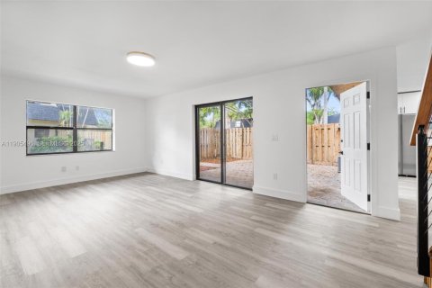 Condominio en venta en Miami, Florida, 2 dormitorios, 120.96 m2 № 2038058 - foto 13