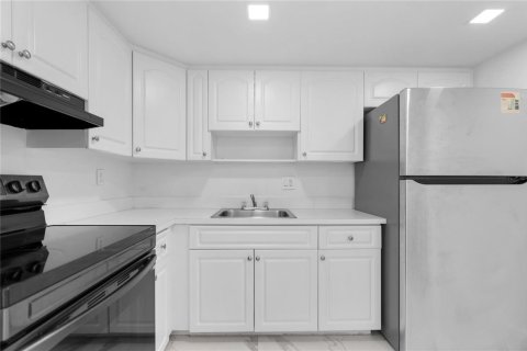 Condominio en venta en Lauderhill, Florida, 2 dormitorios, 90.3 m2 № 2245889 - foto 12