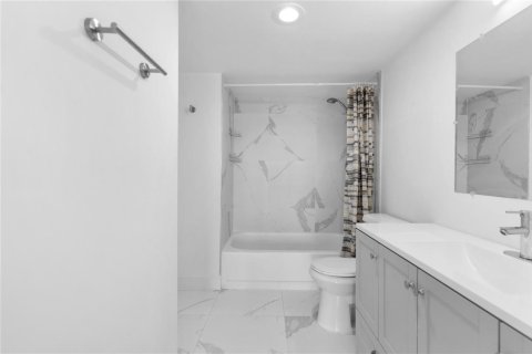Condominio en venta en Lauderhill, Florida, 2 dormitorios, 90.3 m2 № 2245889 - foto 9