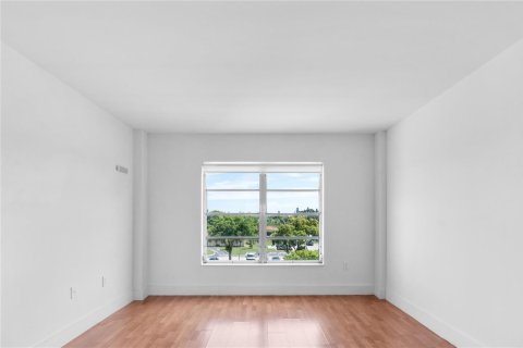 Condominio en venta en Lauderhill, Florida, 2 dormitorios, 90.3 m2 № 2245889 - foto 15