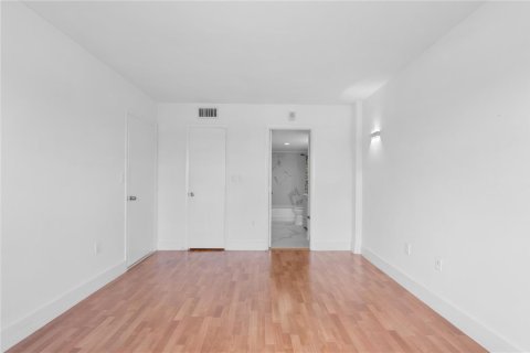 Condominio en venta en Lauderhill, Florida, 2 dormitorios, 90.3 m2 № 2245889 - foto 14