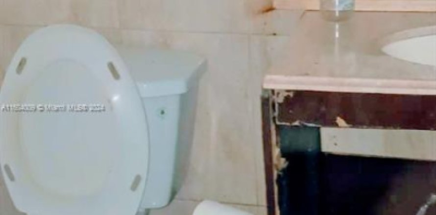 Shop in Miami, Florida № 1224588