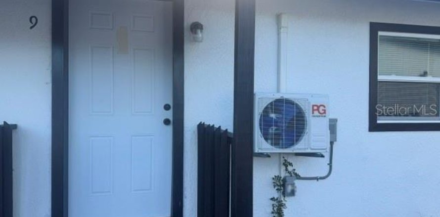 Appartement à Tampa, Floride 3 pièces, 17.65 m2 № 2342274
