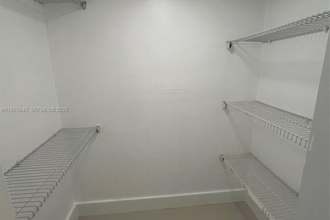 Condominio en venta en Aventura, Florida, 2 dormitorios, 97.45 m2 № 1984308 - foto 15