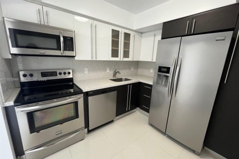 Condominio en venta en Aventura, Florida, 2 dormitorios, 97.45 m2 № 1984308 - foto 4