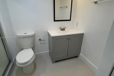 Condominio en venta en Aventura, Florida, 2 dormitorios, 97.45 m2 № 1984308 - foto 12