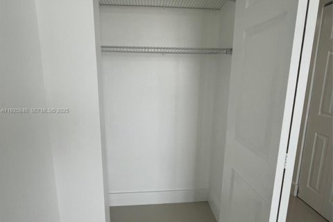 Condominio en venta en Aventura, Florida, 2 dormitorios, 97.45 m2 № 1984308 - foto 9