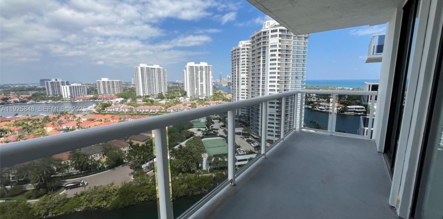 Condominio en Aventura, Florida, 2 dormitorios № 1984308