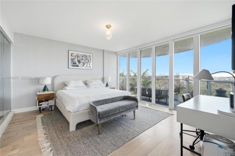 Condo in Miami Beach, Florida, 2 bedrooms  № 2041852 - photo 16