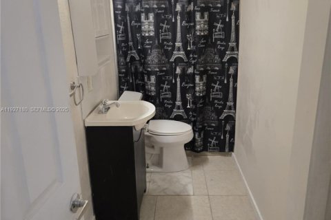 Immobilier commercial à louer à Miami Gardens, Floride: 4 chambres, 95.88 m2 № 1986198 - photo 6