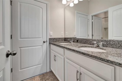 House in Winter Garden, Florida 4 bedrooms, 259.66 sq.m. № 1854702 - photo 9