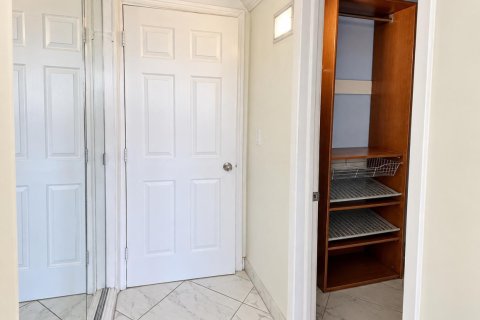 Copropriété à louer à Fort Lauderdale, Floride: 1 chambre, 74.32 m2 № 2414640 - photo 25