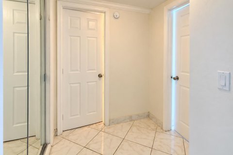 Copropriété à louer à Fort Lauderdale, Floride: 1 chambre, 74.32 m2 № 2414640 - photo 16