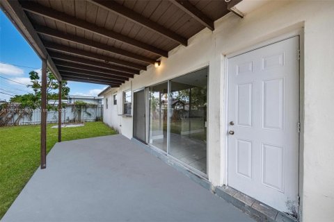 Casa en venta en Miramar, Florida, 3 dormitorios, 116.13 m2 № 1665069 - foto 13