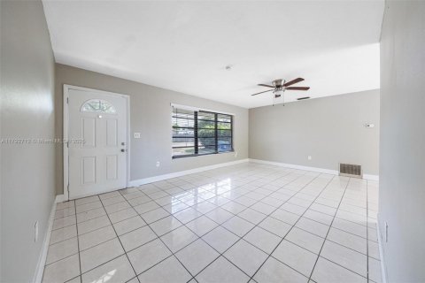 Casa en venta en Miramar, Florida, 3 dormitorios, 116.13 m2 № 1665069 - foto 14