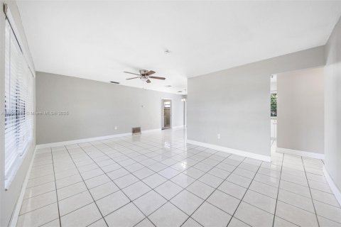 Casa en venta en Miramar, Florida, 3 dormitorios, 116.13 m2 № 1665069 - foto 16