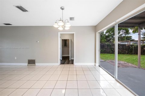 Casa en venta en Miramar, Florida, 3 dormitorios, 116.13 m2 № 1665069 - foto 28