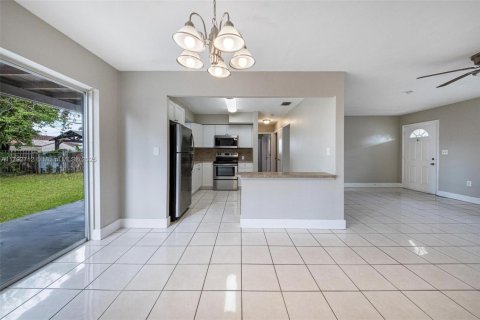 Casa en venta en Miramar, Florida, 3 dormitorios, 116.13 m2 № 1665069 - foto 19