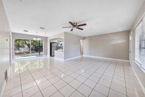 Casa en venta en Miramar, Florida, 3 dormitorios, 116.13 m2 № 1665069 - foto 17