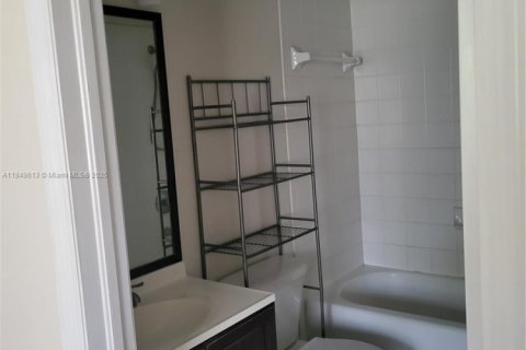 Condo in Homestead, Florida, 2 bedrooms № 1852202 - photo 11