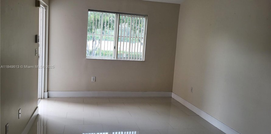 Condo in Homestead, Florida, 2 bedrooms № 1852202
