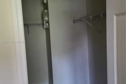 Condo in Homestead, Florida, 2 bedrooms № 1852202 - photo 12