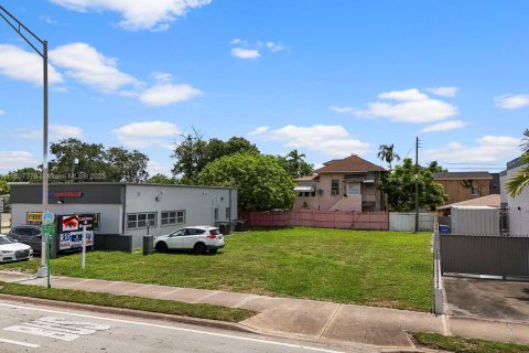 Propiedad comercial en venta en Miami, Florida № 1756385 - foto 10