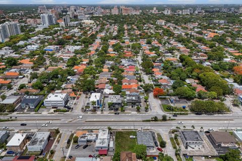 Propiedad comercial en venta en Miami, Florida № 1756385 - foto 16
