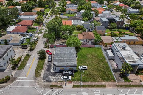 Propiedad comercial en venta en Miami, Florida № 1756385 - foto 9