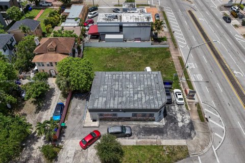 Propiedad comercial en venta en Miami, Florida № 1756385 - foto 6