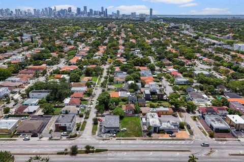 Propiedad comercial en venta en Miami, Florida № 1756385 - foto 19