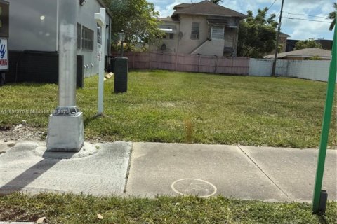 Propiedad comercial en venta en Miami, Florida № 1756385 - foto 4