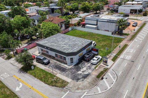 Propiedad comercial en venta en Miami, Florida № 1756385 - foto 8