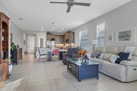 House in Sarasota, Florida 2 bedrooms, 146.69 sq.m. № 1549794 - photo 8