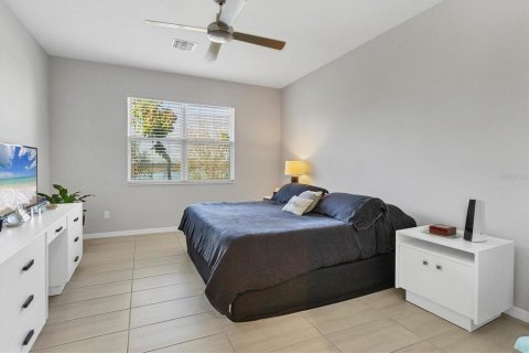House in Sarasota, Florida 2 bedrooms, 146.69 sq.m. № 1549794 - photo 15