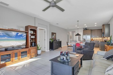 House in Sarasota, Florida 2 bedrooms, 146.69 sq.m. № 1549794 - photo 7
