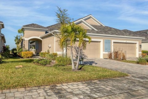 House in Sarasota, Florida 2 bedrooms, 146.69 sq.m. № 1549794 - photo 3