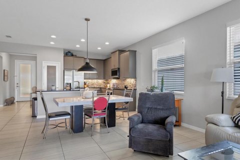 House in Sarasota, Florida 2 bedrooms, 146.69 sq.m. № 1549794 - photo 9